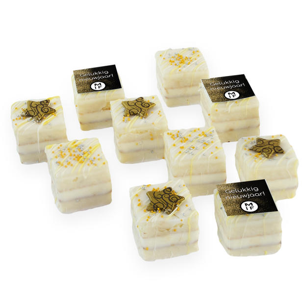 Feestelijke nieuwjaars petitfours Feestelijke nieuwjaars petitfours