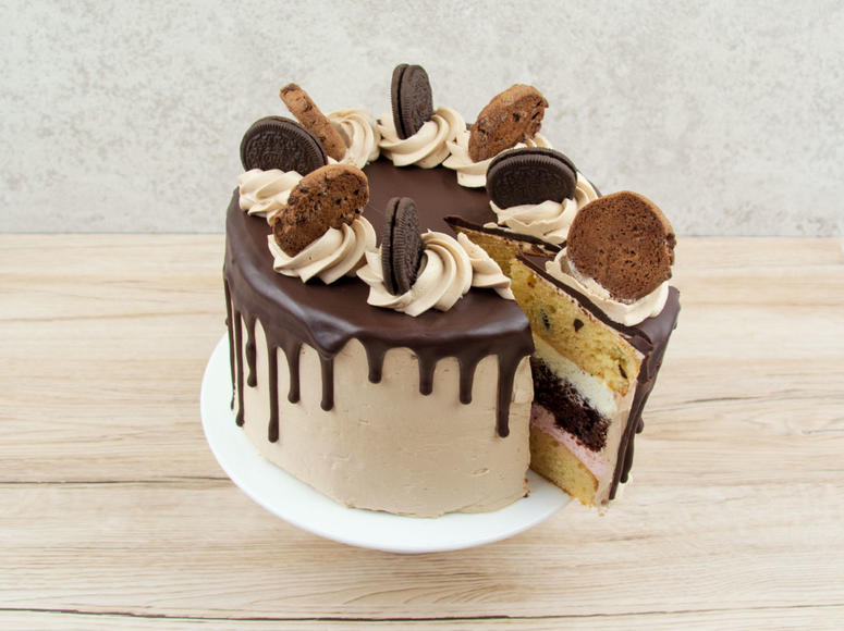 oreo-chocolate-layer-cake.jpg
