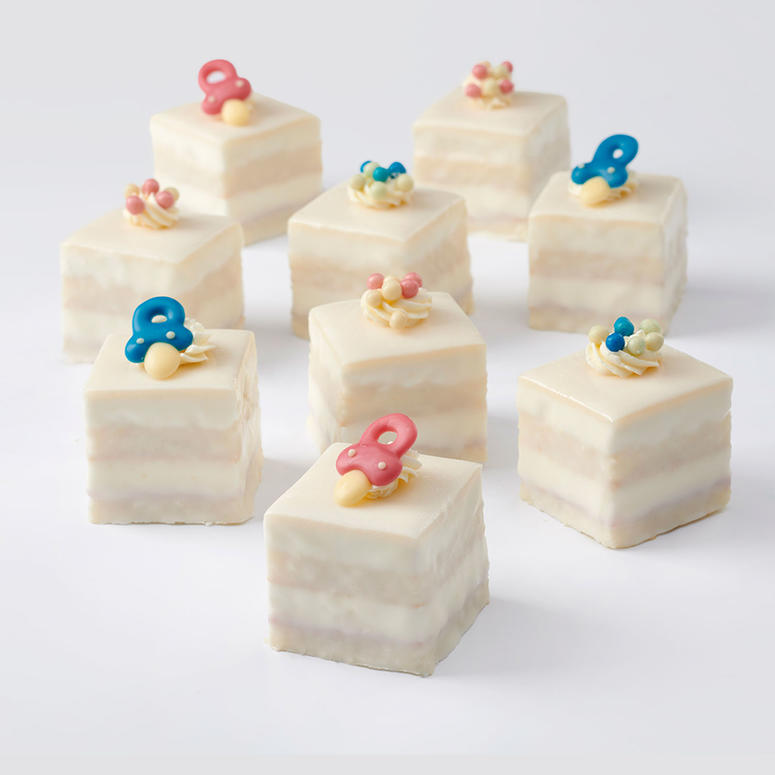 Geboorte petit fours jongen meisje